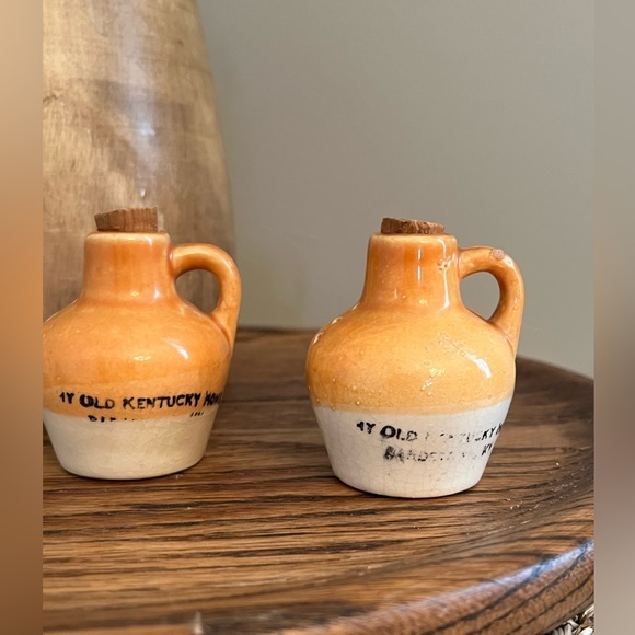 Vintage Old Kentucky Salt And Pepper Shakers‎ - Picture 1 of 5